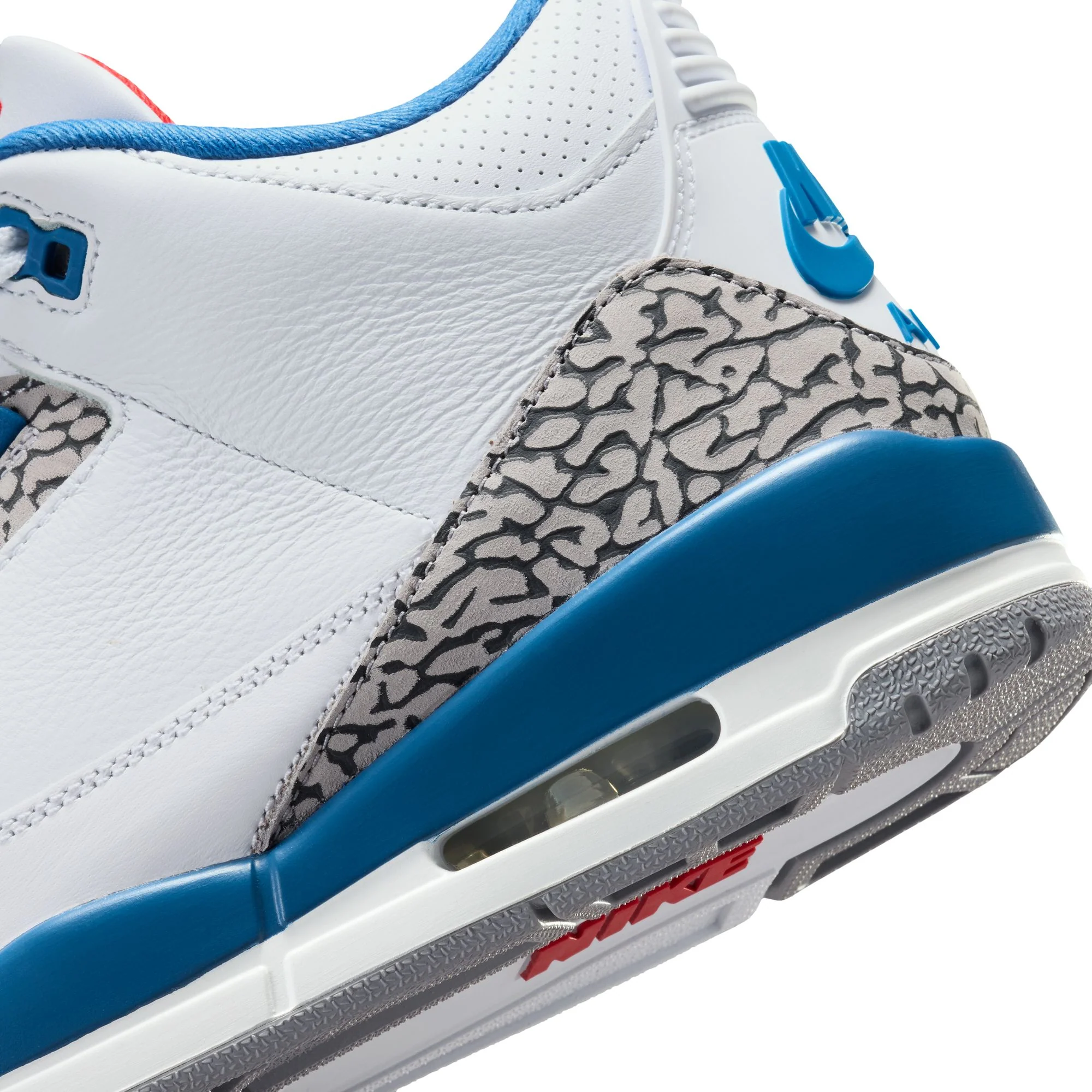 Air Jordan Mens 3 Retro Shoes - Image 4