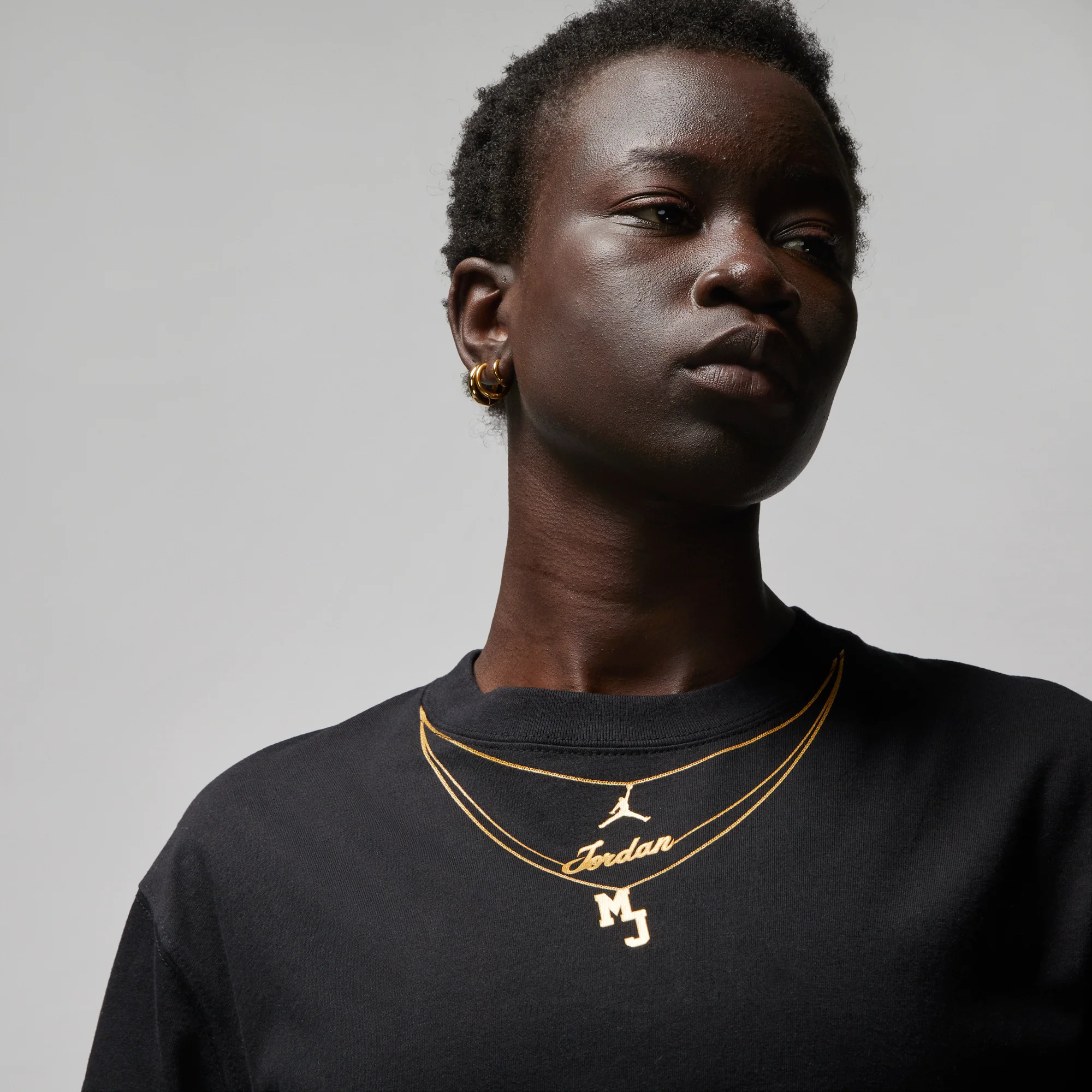 Air Jordan Womens Heritage Gold Chain T-Shirt 'Black' - Image 4