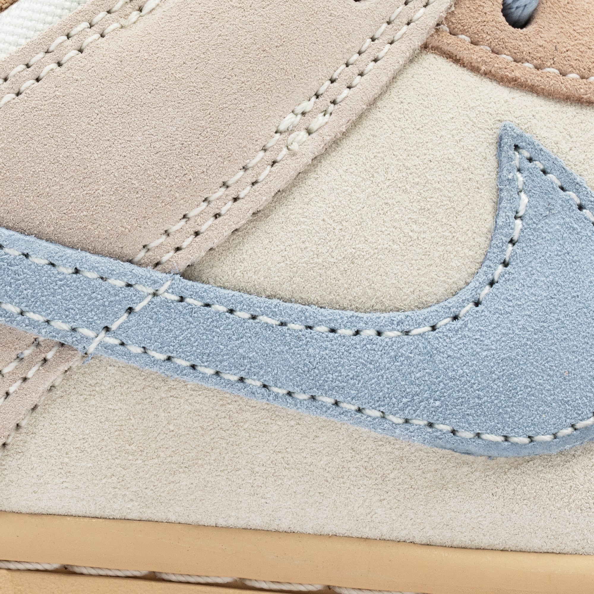 Nike Dunk Low Shoes - Image 4