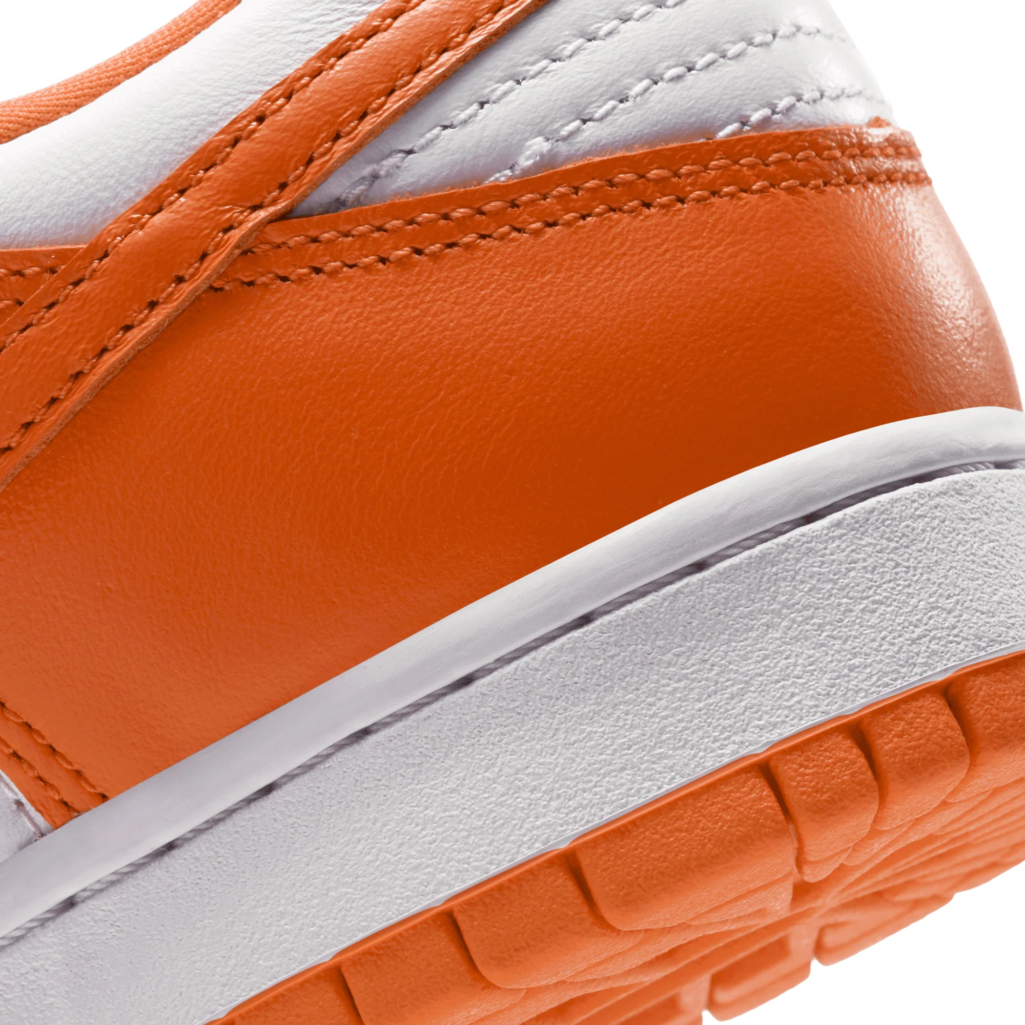 Nike Dunk Low SE Shoes - Image 4