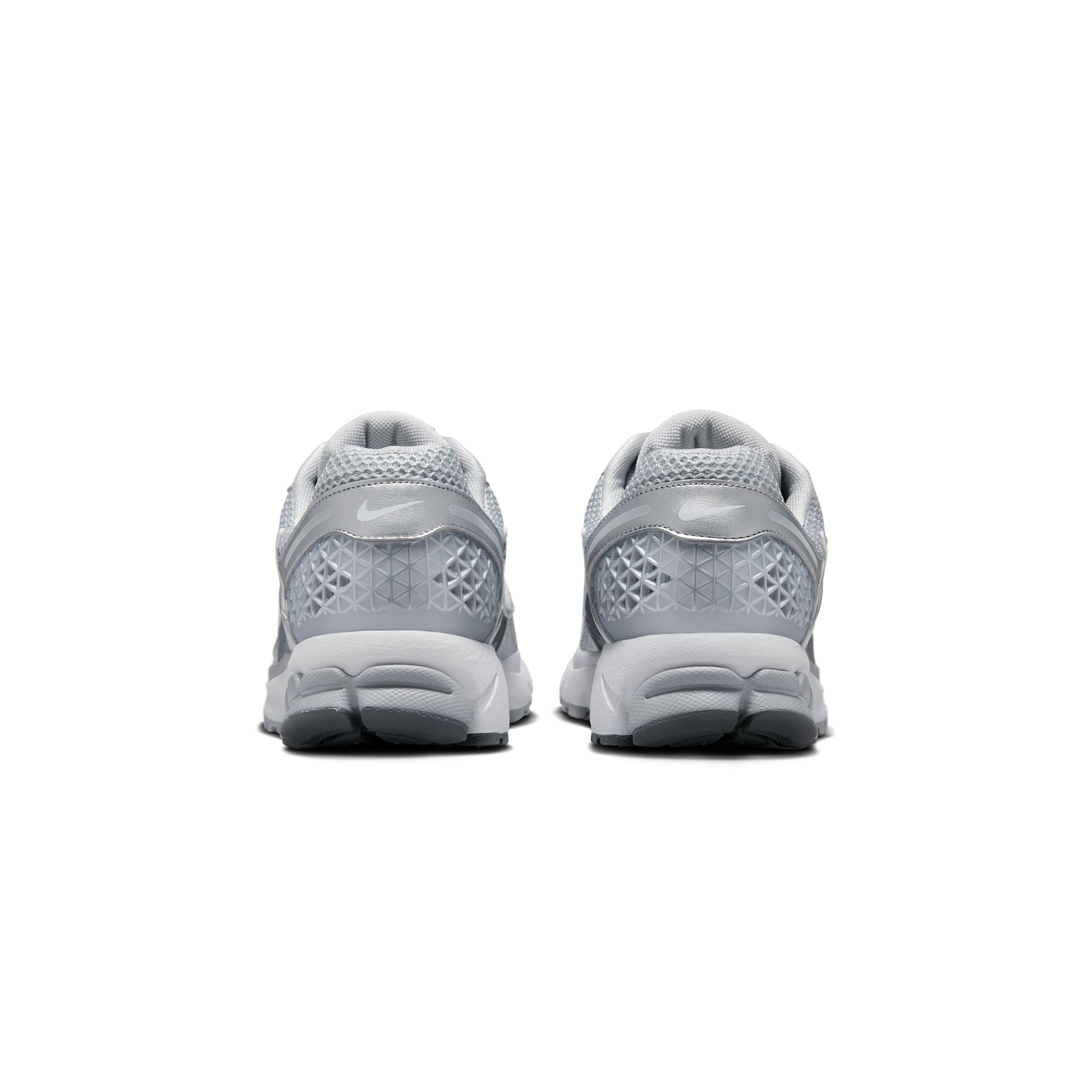 Nike Mens Zoom Vomero 5 Shoes - Image 3