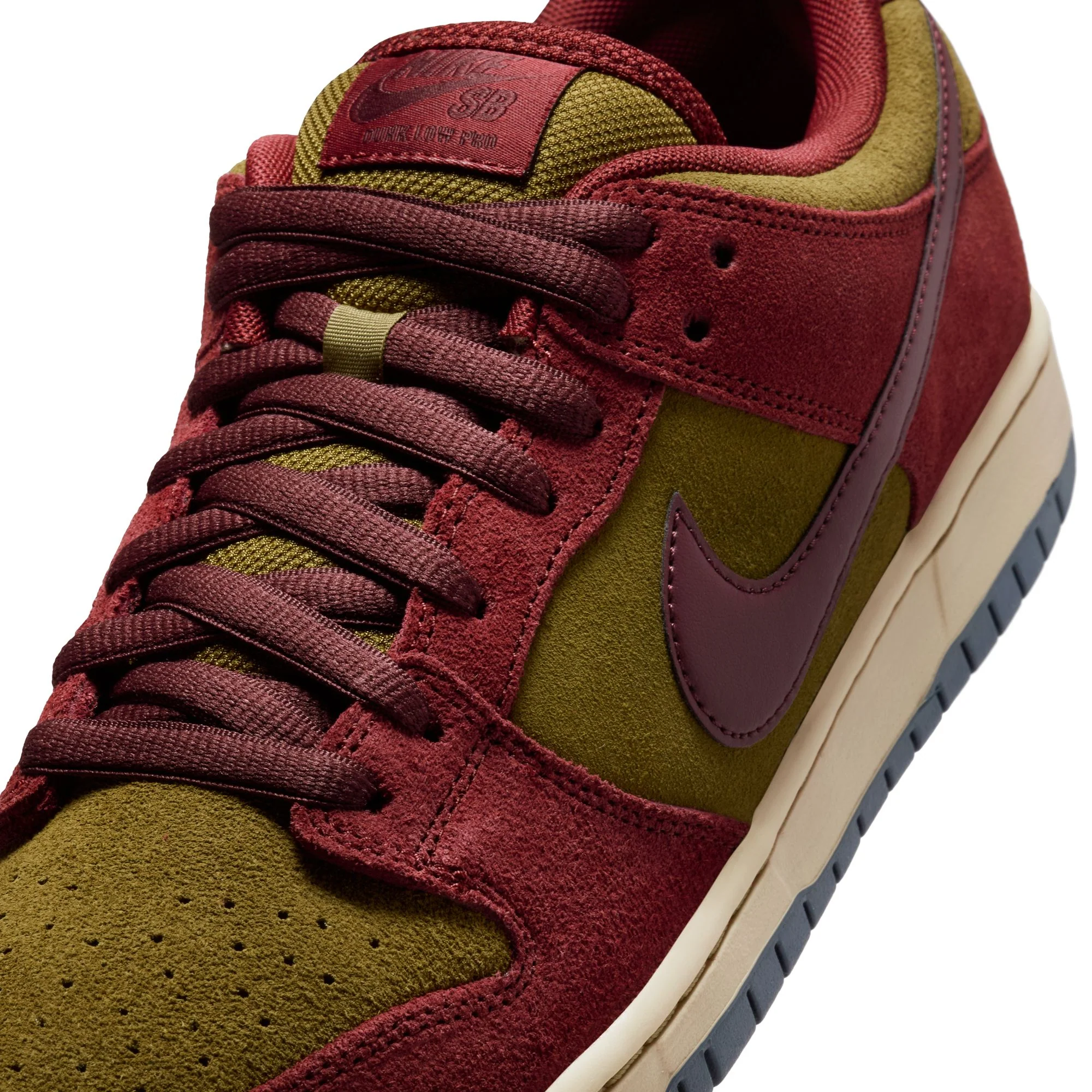 Nike SB Mens Dunk Low Pro Shoes - Image 4